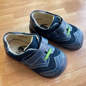 See Kai Run Connor Mini baby boys' leather sneakers in navy blue size 7